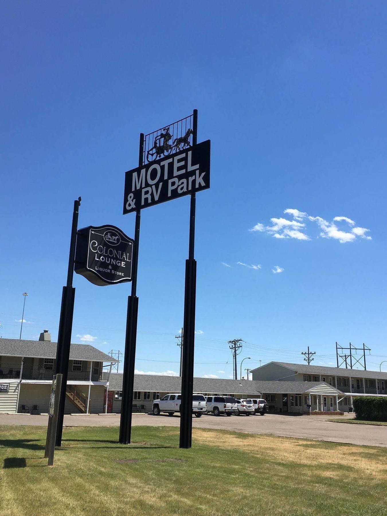 Colonial Motel And Rv Park Mandan Luaran gambar