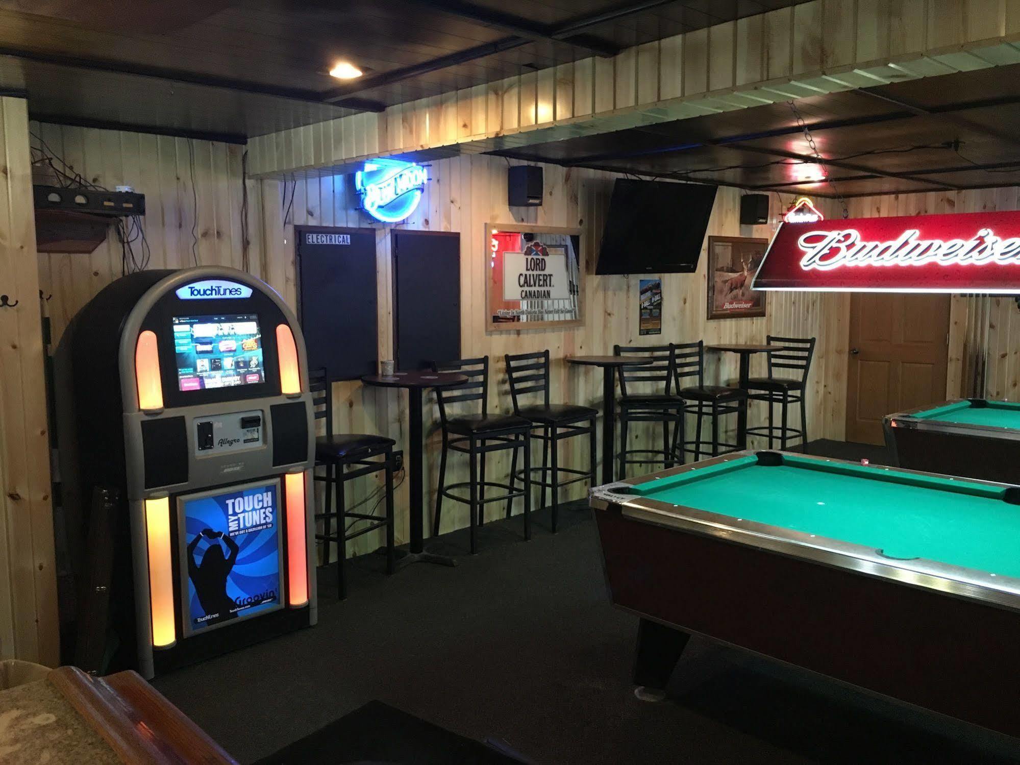 Colonial Motel And Rv Park Mandan Luaran gambar